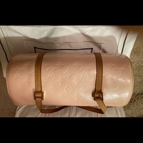 V Marshmallow Monogram Vermis Bedford Bag - Picture 6 of 11